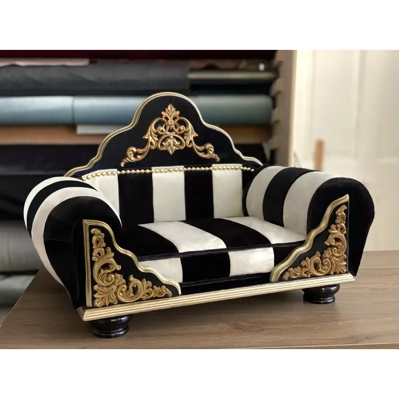 Grace Kelly, Pet Bed: Black & White Stripes